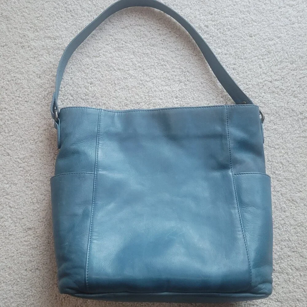 Like New NorthStyle Zip Genuine Leather Blue Color Shoulder Bag